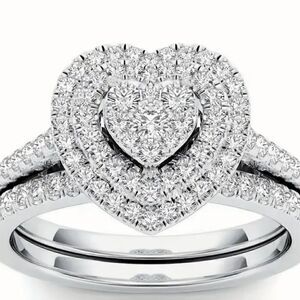Zircon 2 pc heart shaped ring set size 6